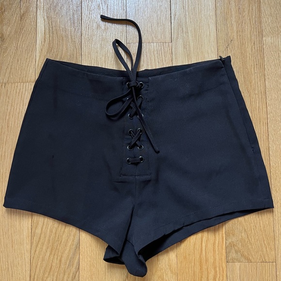 BLVD high waisted polyester shorts - Picture 1 of 4